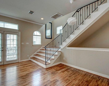 5729 Kiam Street - Photo Thumbnail 4