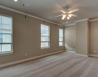5729 Kiam Street - Photo Thumbnail 9