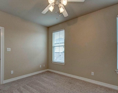 5729 Kiam Street - Photo Thumbnail 16