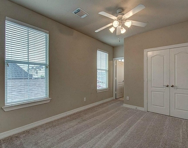 5729 Kiam Street - Photo Thumbnail 21