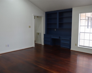 9911 Sagegreen Drive - Photo Thumbnail 7
