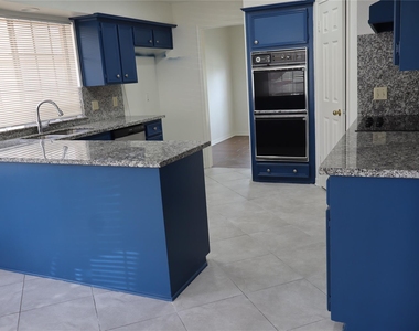 9911 Sagegreen Drive - Photo Thumbnail 17