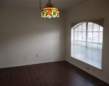 9911 Sagegreen Drive - Photo Thumbnail 5
