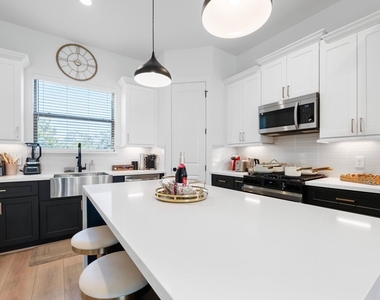 3415 Baer Street - Photo Thumbnail 24