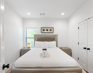 3415 Baer Street - Photo Thumbnail 15