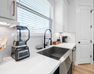 3415 Baer Street - Photo Thumbnail 34