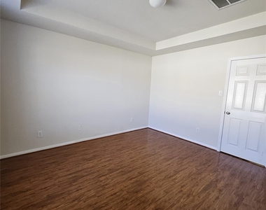 13122 Stratford Skies Lane - Photo Thumbnail 18