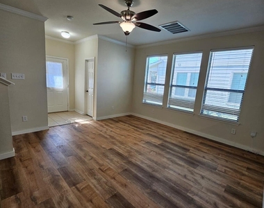 13122 Stratford Skies Lane - Photo Thumbnail 28