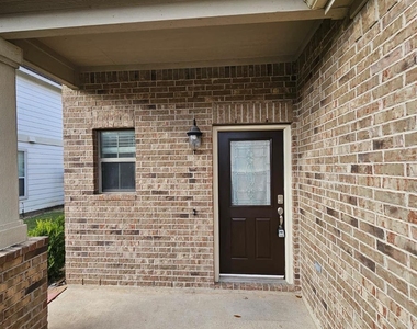13122 Stratford Skies Lane - Photo Thumbnail 5
