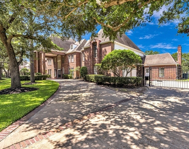 21410 Ganton Drive - Photo Thumbnail 2
