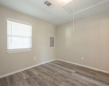1549 Garden Road - Photo Thumbnail 6
