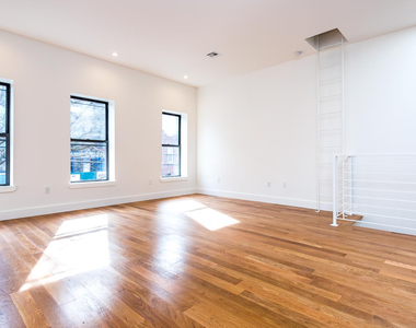 215 Richardson St - Photo Thumbnail 16