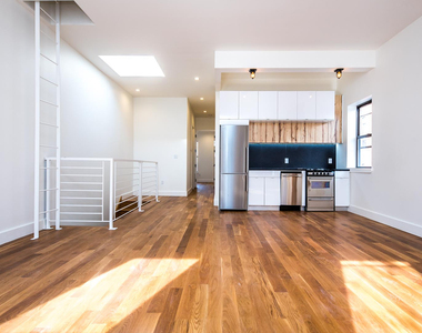 215 Richardson St - Photo Thumbnail 7