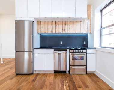 215 Richardson St - Photo Thumbnail 13