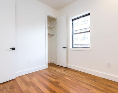 215 Richardson St - Photo Thumbnail 5