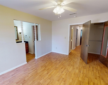 413 Elm Drive - Photo Thumbnail 14