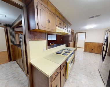 413 Elm Drive - Photo Thumbnail 11