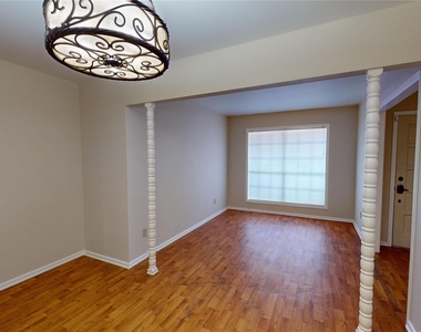 413 Elm Drive - Photo Thumbnail 4