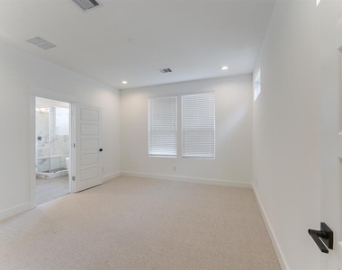 7712 Johanna Park Drive - Photo Thumbnail 12