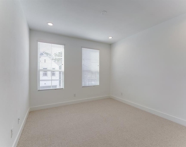 7712 Johanna Park Drive - Photo Thumbnail 18