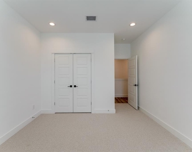 7712 Johanna Park Drive - Photo Thumbnail 17