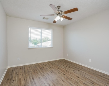 21719 Texian Court - Photo Thumbnail 9