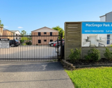 3316 N Macgregor Way - Photo Thumbnail 16
