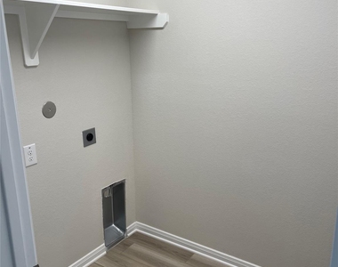 2671 Sagedale Drive - Photo Thumbnail 13
