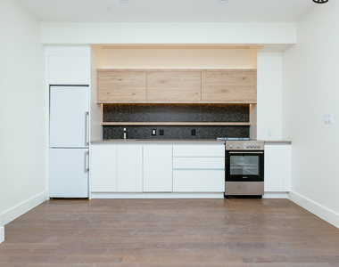 1068 Fulton St - Photo Thumbnail 2