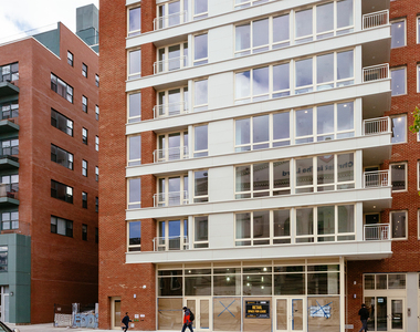 1068 Fulton St - Photo Thumbnail 7