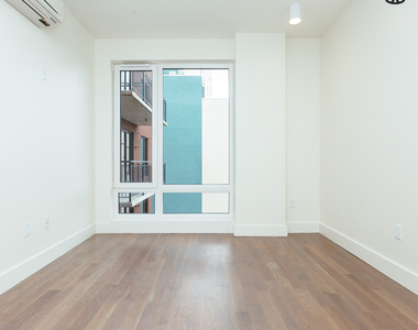 1068 Fulton St - Photo Thumbnail 3