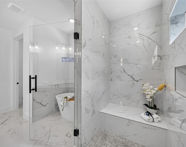 316 Walthall - Photo Thumbnail 4