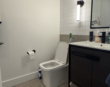 75 McGuinness Blvd - Photo Thumbnail 4