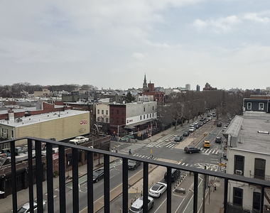 75 McGuinness Blvd - Photo Thumbnail 2