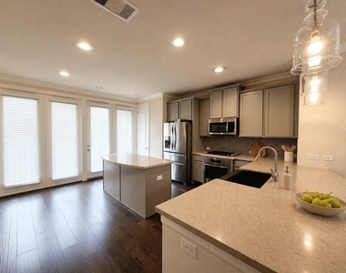 10717 Madden Oaks Place - Photo Thumbnail 6
