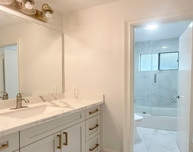 102 E Mistybreeze Circle - Photo Thumbnail 26