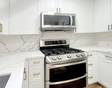 102 E Mistybreeze Circle - Photo Thumbnail 11