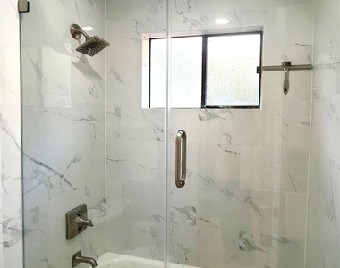102 E Mistybreeze Circle - Photo Thumbnail 27