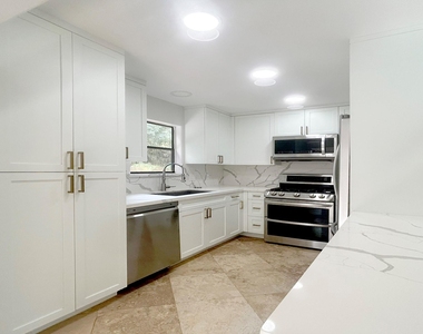 102 E Mistybreeze Circle - Photo Thumbnail 10
