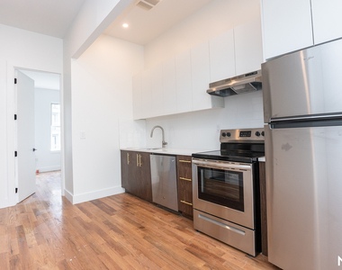 776 Hart St - Photo Thumbnail 4