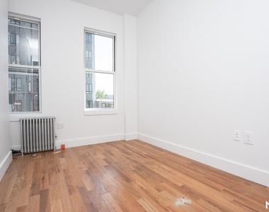 776 Hart St - Photo Thumbnail 11