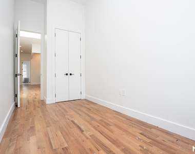 776 Hart St - Photo Thumbnail 15