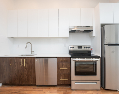 776 Hart St - Photo Thumbnail 5