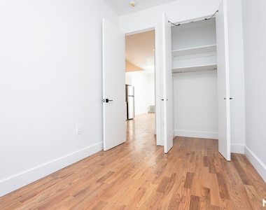 776 Hart St - Photo Thumbnail 10