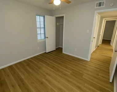 3314 N Macgregor - Photo Thumbnail 9