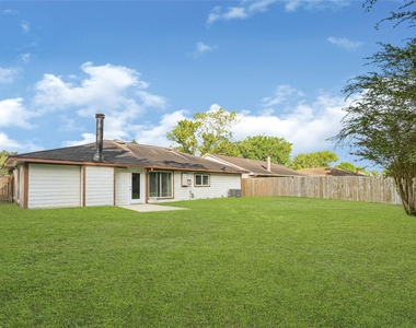 2239 Pilgrims Point Drive - Photo Thumbnail 20