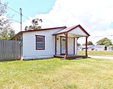 706 S Blackwell Street - Photo Thumbnail 2