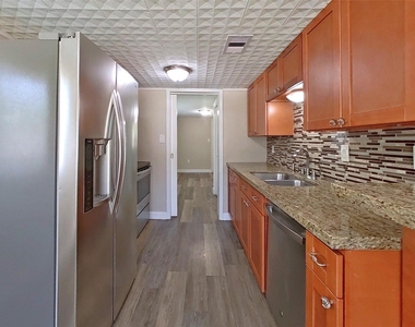 706 S Blackwell Street - Photo Thumbnail 8