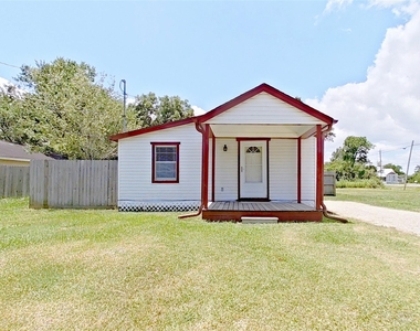 706 S Blackwell Street - Photo Thumbnail 1