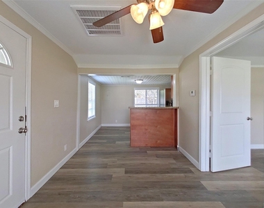 706 S Blackwell Street - Photo Thumbnail 6